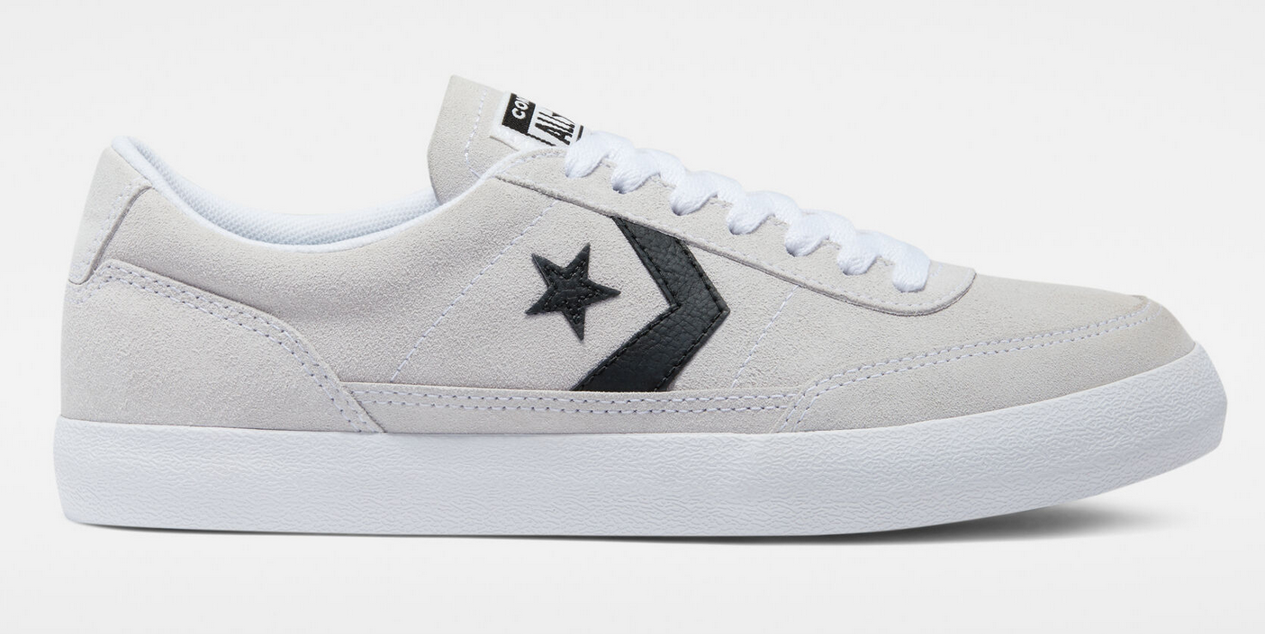 white converse skate shoes